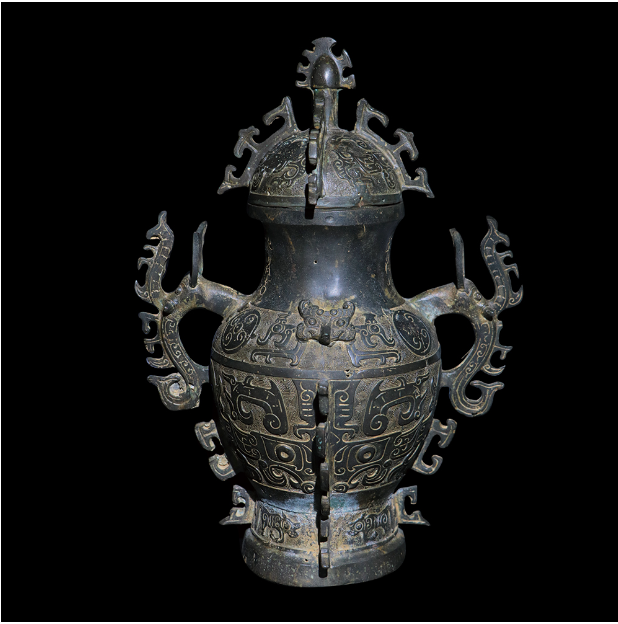 生鏽的青銅器仍有可能拍出高價,核心取決於「鏽跡的性質(自然鏽 / 人為偽鏽)、青銅器本身的年代與價值、鏽跡對器物的影響」,而非簡單以「生鏽與否」判斷