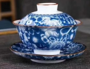 瓷器與蓋碗:喝茶的蓋碗拍賣出高價